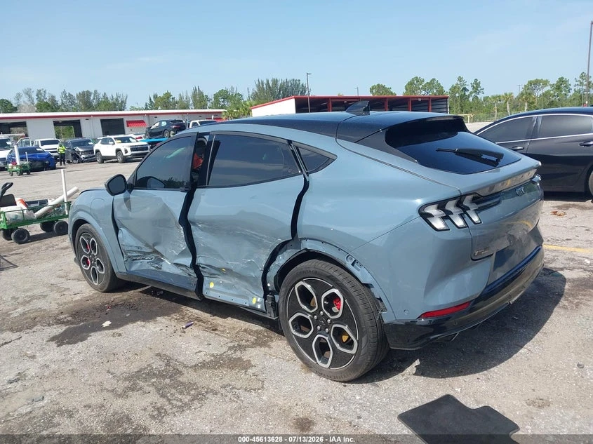 Ford Mustang Mach-E Gt, снимка 3 - Автомобили и джипове - 55288913