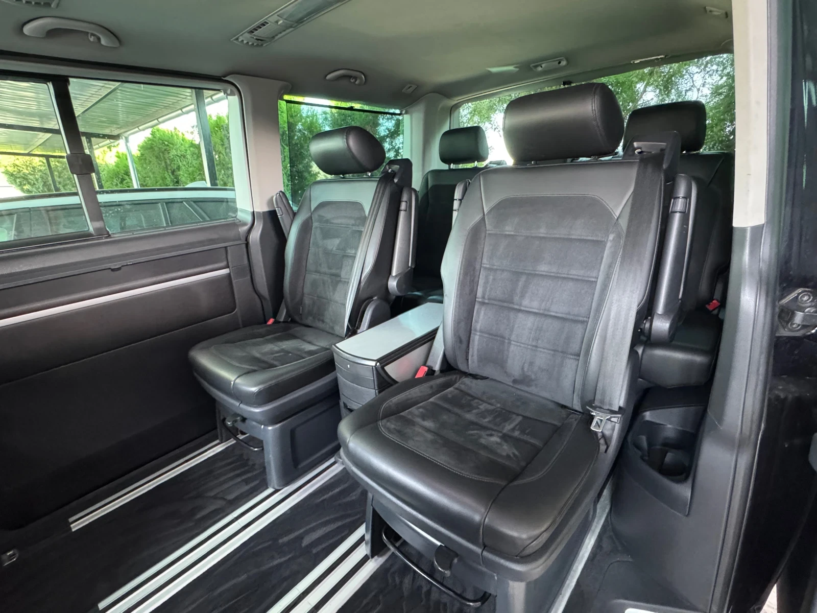 VW Multivan T6 Highline 4Motion, снимка 10 - Автомобили и джипове - 55597973