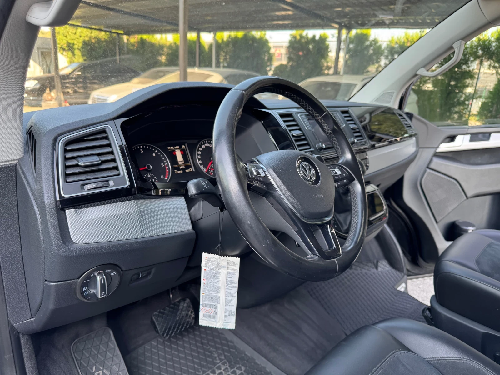 VW Multivan T6 Highline 4Motion, снимка 12 - Автомобили и джипове - 55597973