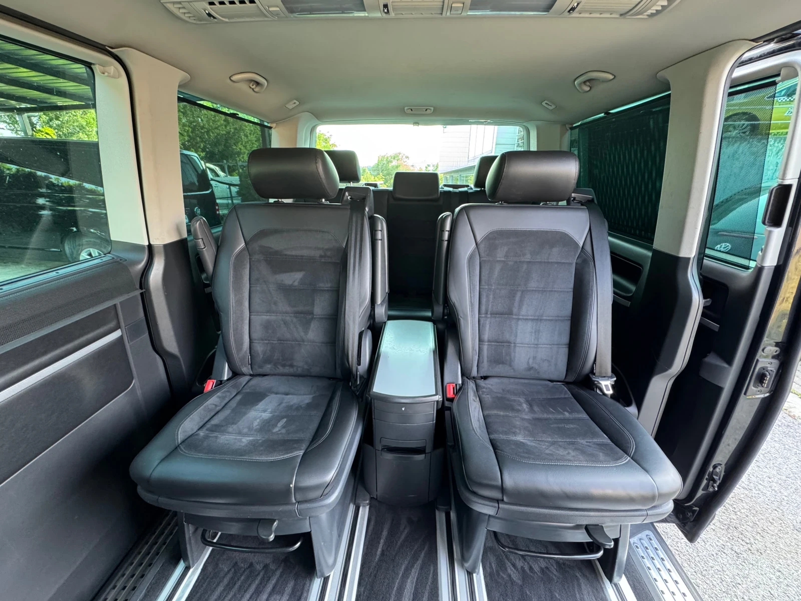 VW Multivan T6 Highline 4Motion, снимка 9 - Автомобили и джипове - 55597973