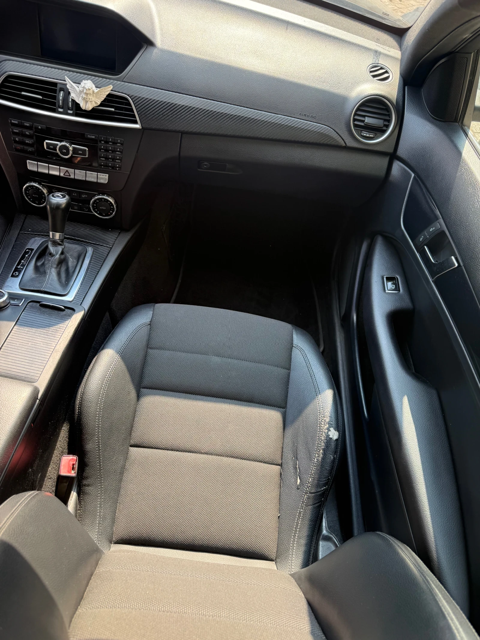 Mercedes-Benz C 220, снимка 9 - Автомобили и джипове - 55729658