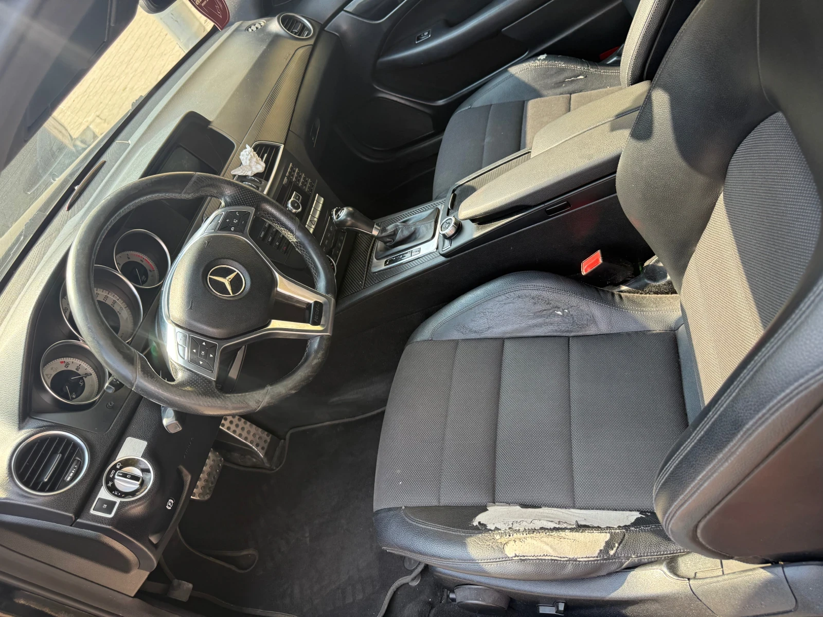 Mercedes-Benz C 220, снимка 11 - Автомобили и джипове - 55729658