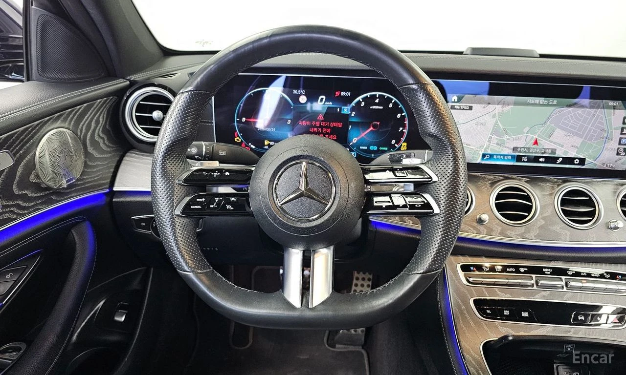Mercedes-Benz E 350 4MATIC* AMG-LINE* DISTRONIC* 360* ОБДУХ* BURMESTER, снимка 5 - Автомобили и джипове - 55785814
