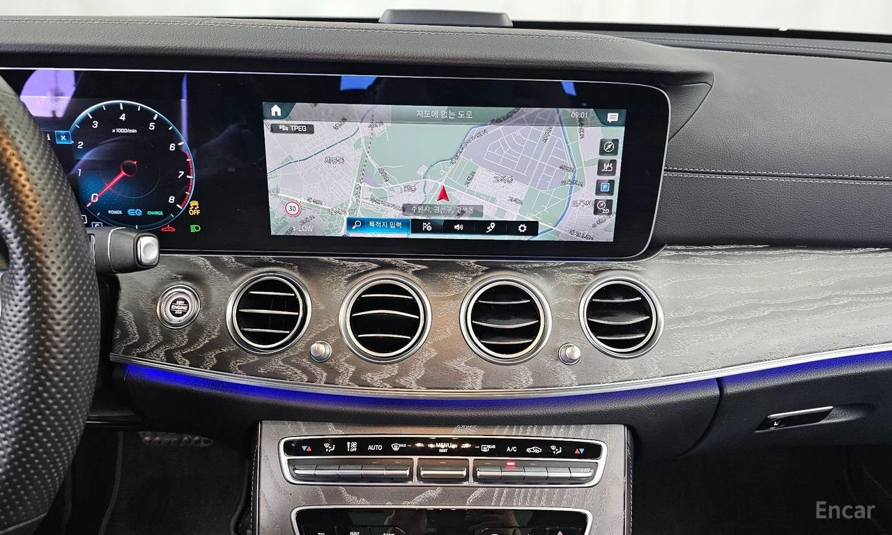 Mercedes-Benz E 350 4MATIC* AMG-LINE* DISTRONIC* 360* ОБДУХ* BURMESTER, снимка 11 - Автомобили и джипове - 55785814