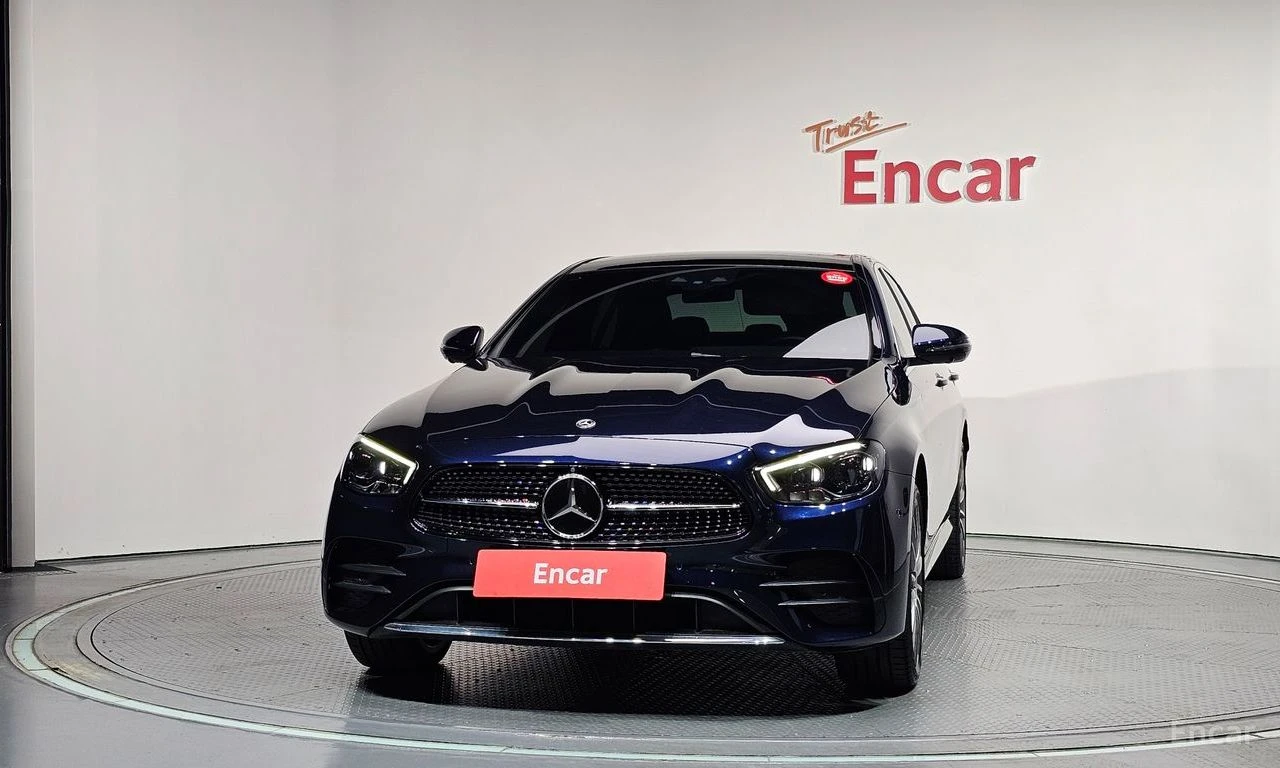 Mercedes-Benz E 350 4MATIC* AMG-LINE* DISTRONIC* 360* ОБДУХ* BURMESTER, снимка 2 - Автомобили и джипове - 55785814