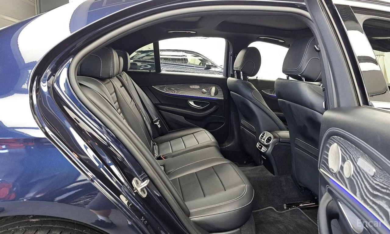Mercedes-Benz E 350 4MATIC* AMG-LINE* DISTRONIC* 360* ОБДУХ* BURMESTER, снимка 10 - Автомобили и джипове - 55785814