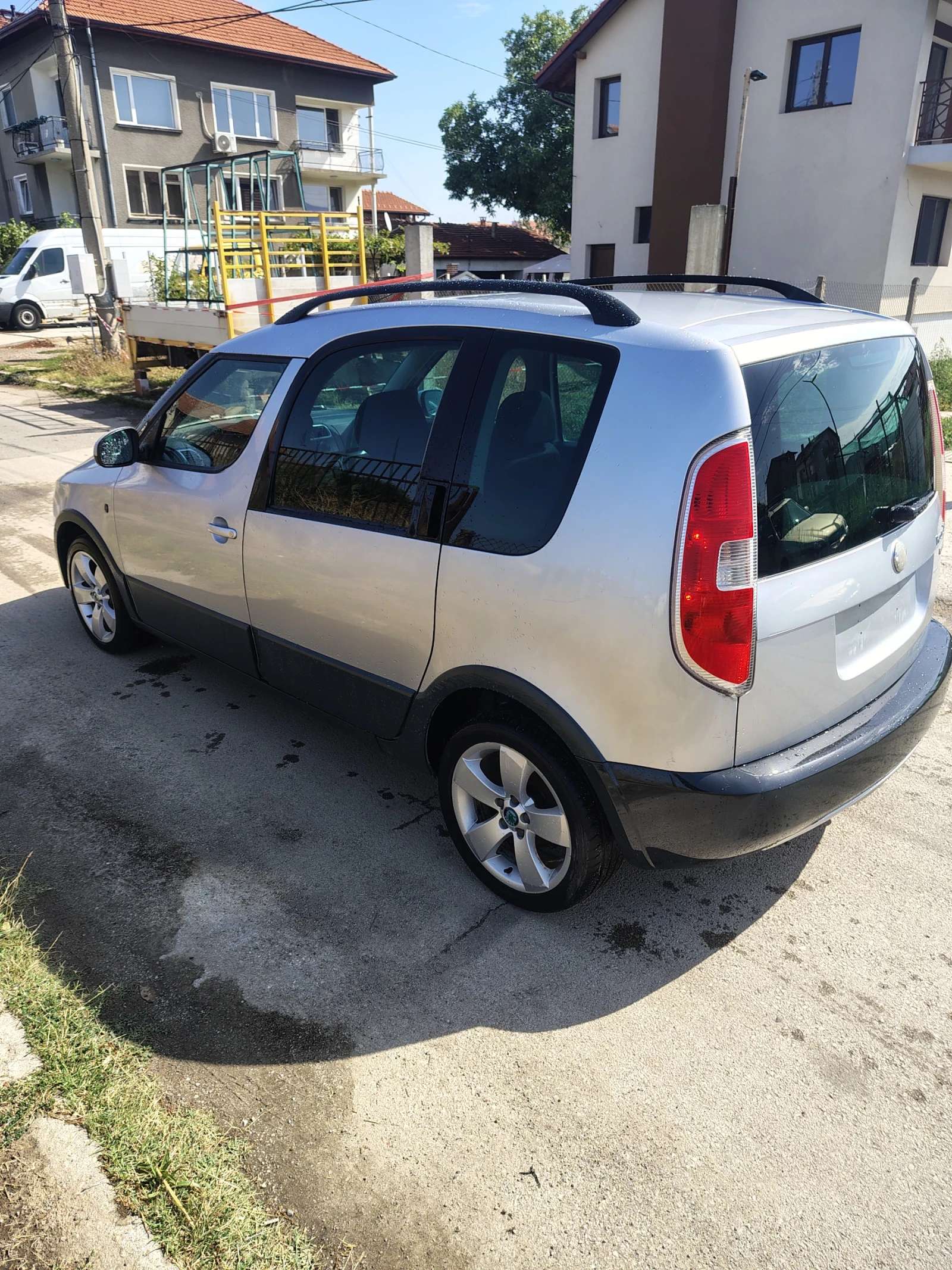 Skoda Roomster 1.4 scout, снимка 2 - Автомобили и джипове - 55874368