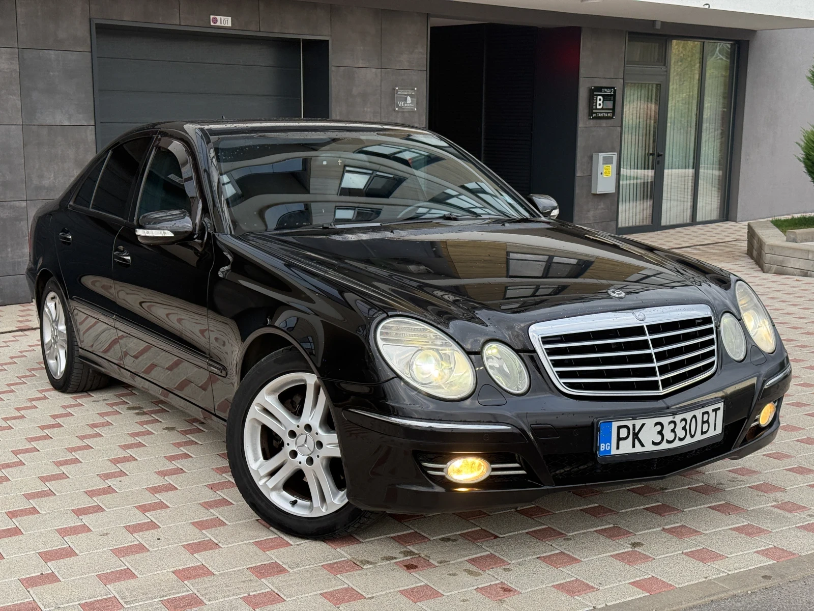 Mercedes-Benz E 280 3.0 V6, снимка 3 - Автомобили и джипове - 56239885