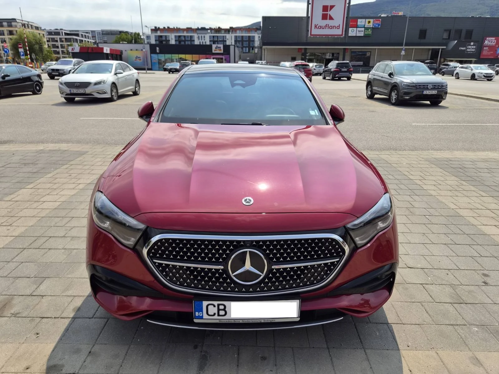 Mercedes-Benz E 300 Mercedes-Benz E 300 e 4MATIC AMG Line Premium Plus