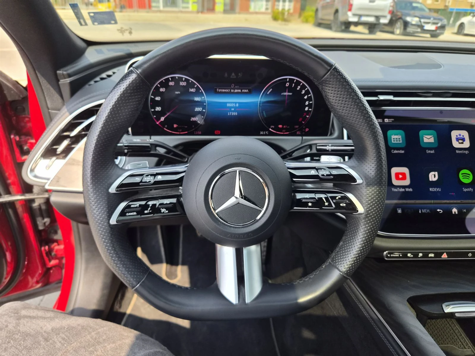 Mercedes-Benz E 300 Mercedes-Benz E 300 e 4MATIC AMG Line Premium Plus, снимка 13 - Автомобили и джипове - 55969512