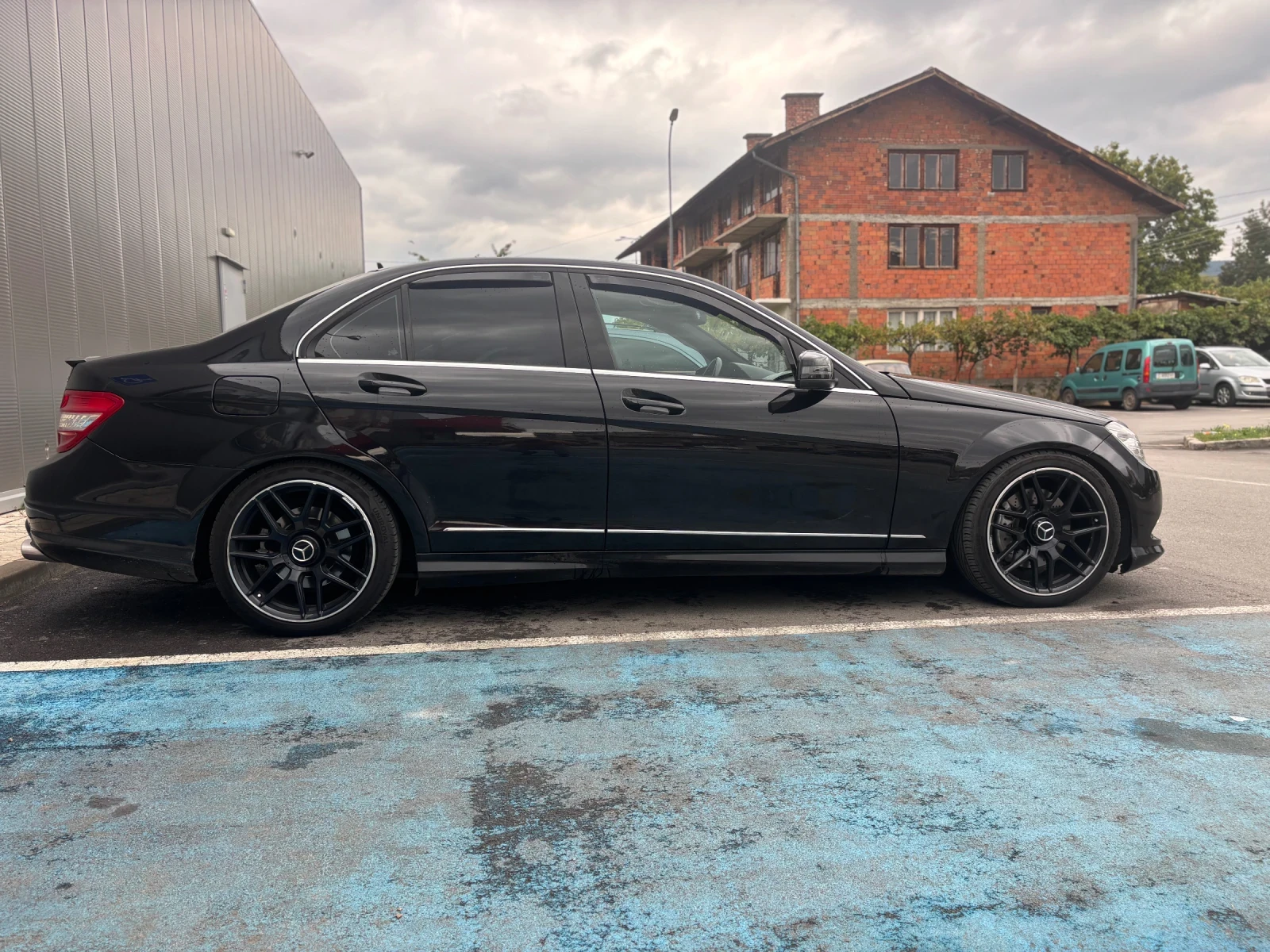 Mercedes-Benz C 300 AMG 4 matic, снимка 8 - Автомобили и джипове - 56447429
