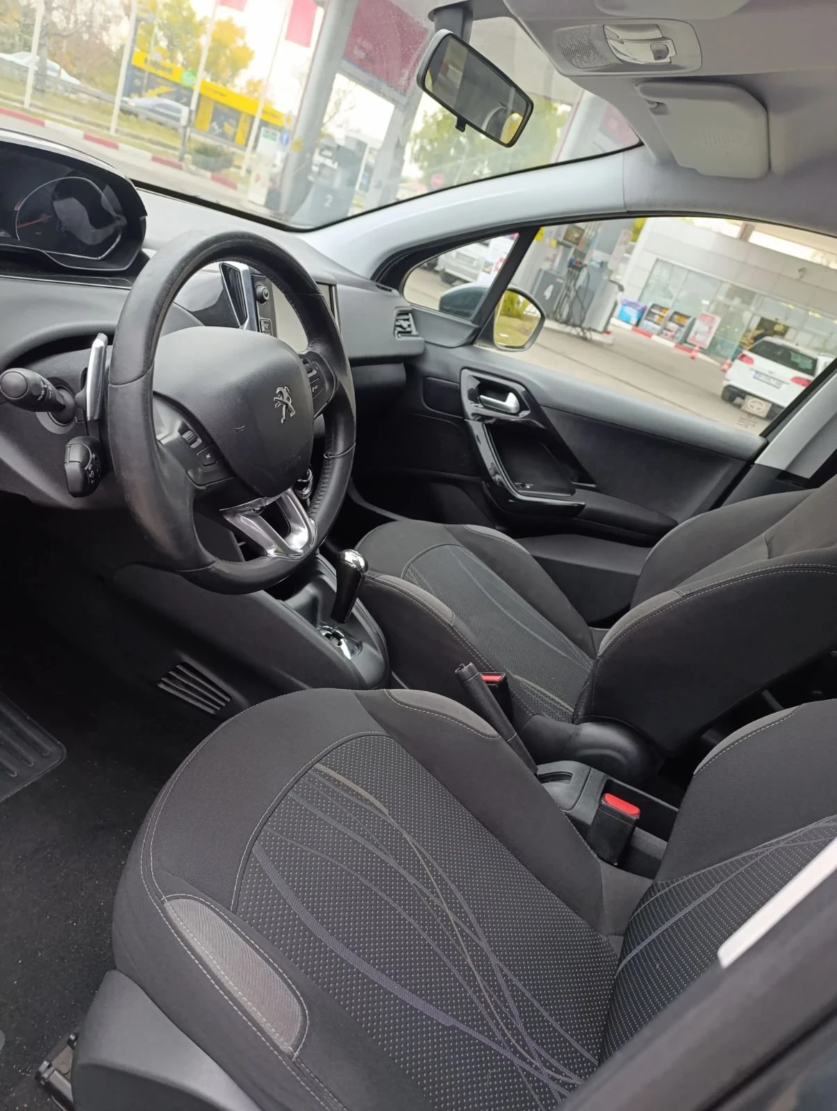 Peugeot 208 Автоматик ГАЗ, снимка 8 - Автомобили и джипове - 56717456