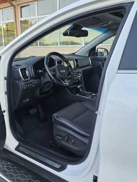 Kia Sportage 2.0 CRDI AWD 185к.с. Platinum JBL Камера KeylessGo, снимка 6