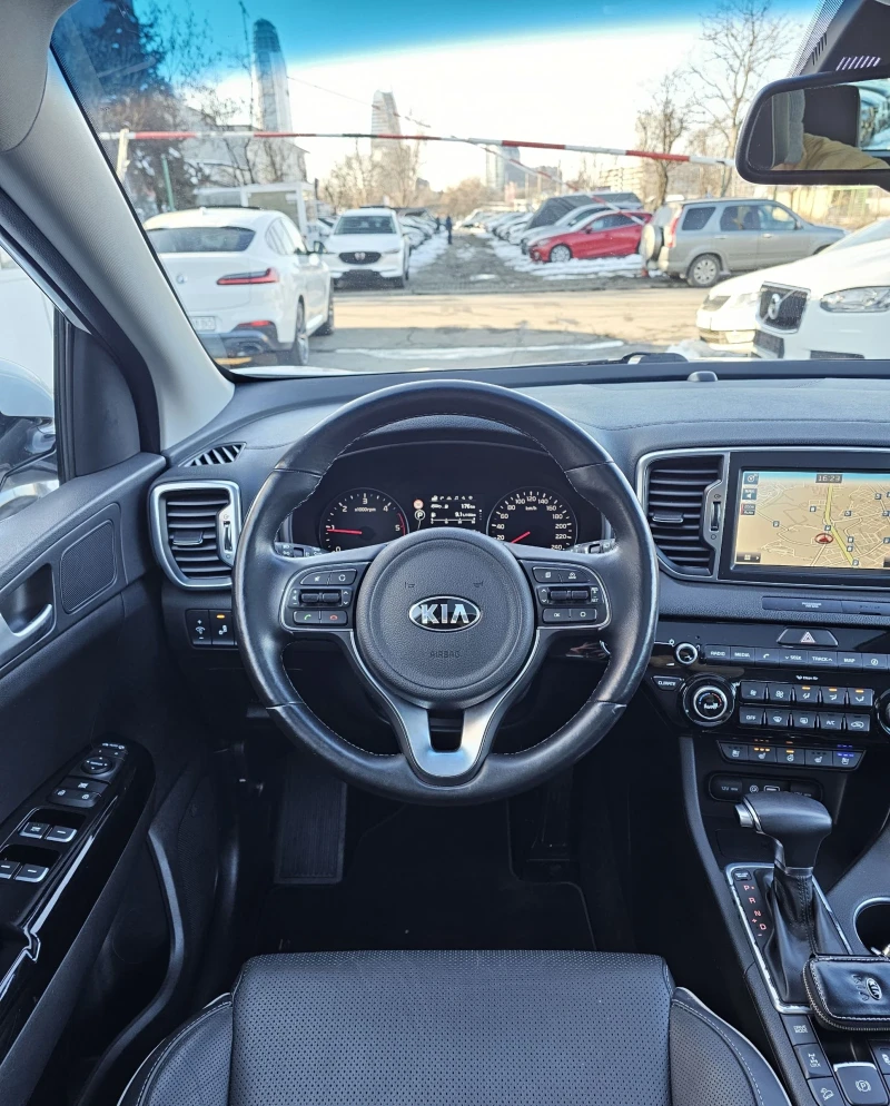 Kia Sportage 2.0 CRDI AWD 185к.с. Platinum JBL Камера KeylessGo, снимка 13 - Автомобили и джипове - 49213050