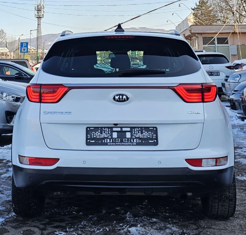 Kia Sportage 2.0 CRDI AWD 185к.с. Platinum JBL Камера KeylessGo, снимка 4 - Автомобили и джипове - 49213050