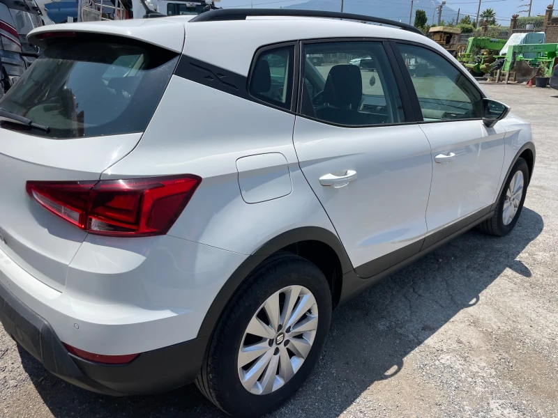 Seat Arona 1.6 TDI 95 CV XCELLENCE, снимка 4 - Автомобили и джипове - 50752556