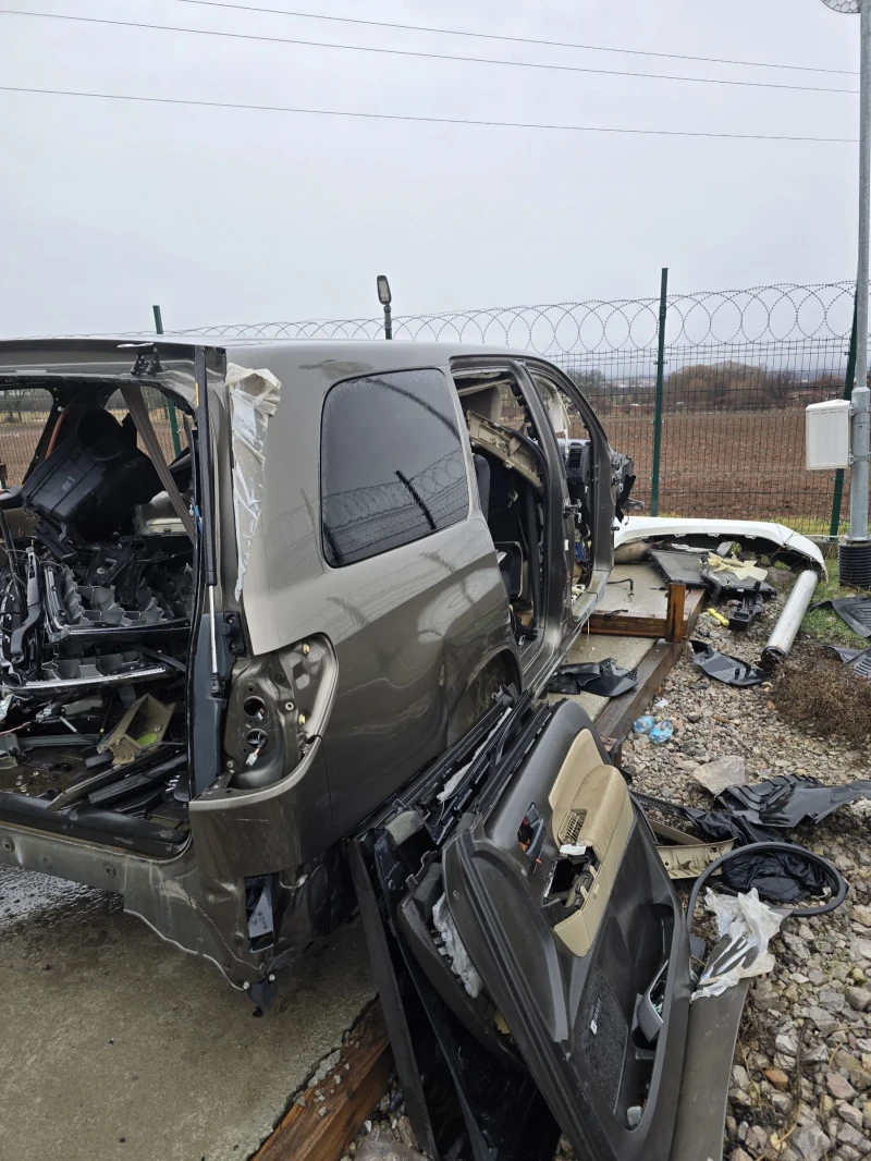 Toyota Sequoia Tundra , снимка 7 - Автомобили и джипове - 53242455