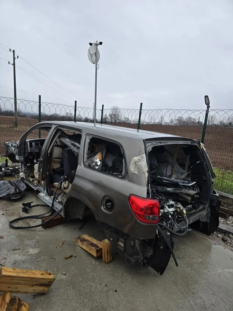 Toyota Sequoia Tundra , снимка 8 - Автомобили и джипове - 53242455