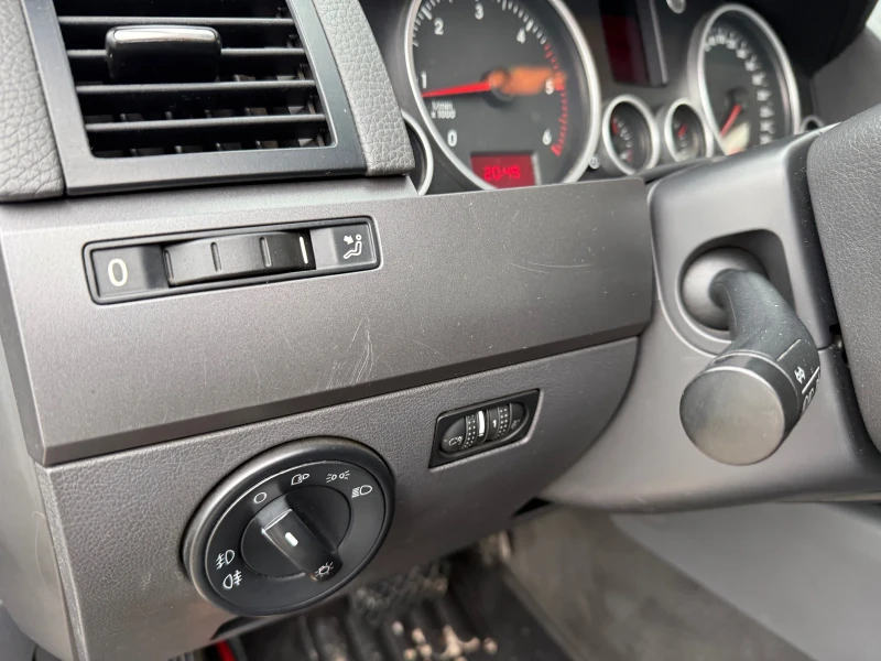 VW Touareg V6 TDI+ 224kc+ Кожа+ Бързи-Бавни+ Печка, снимка 14 - Автомобили и джипове - 53355228