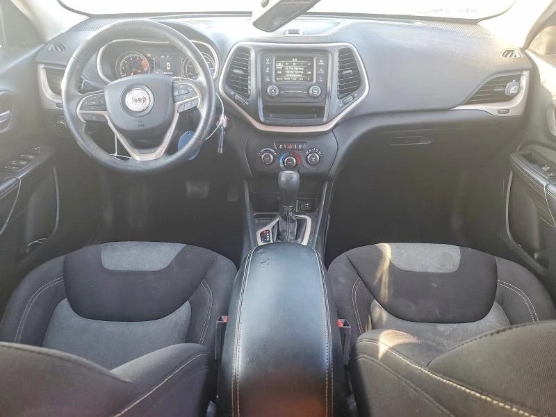 Jeep Cherokee 3.2L 6 Front-wheel Drive, снимка 13 - Автомобили и джипове - 53638175