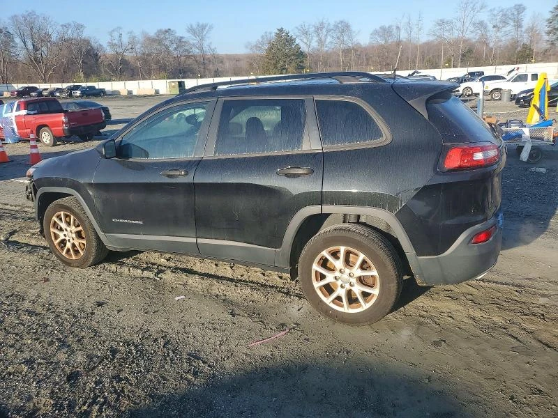 Jeep Cherokee 3.2L 6 Front-wheel Drive, снимка 7 - Автомобили и джипове - 53638175