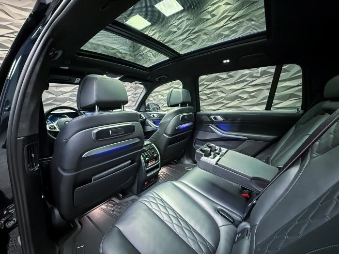 BMW X7 40I XDRIVE* M-PACK* H&K* 360* HUD* SKY LOUNGE* ОБД, снимка 6 - Автомобили и джипове - 54711490