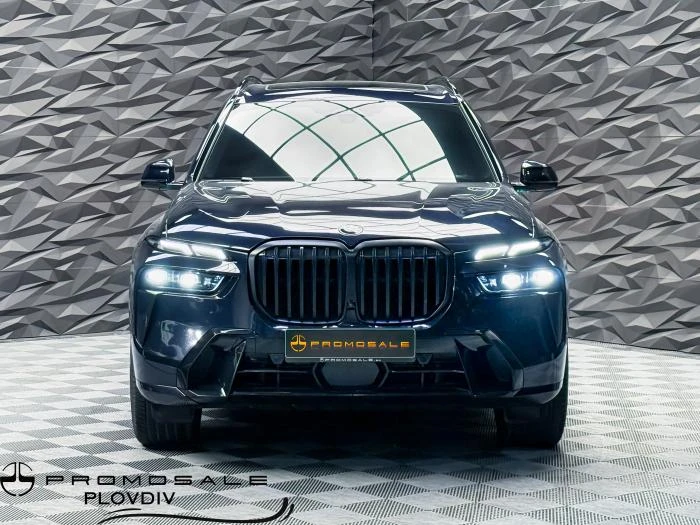 BMW X7 40I XDRIVE* M-PACK* H&K* 360* HUD* SKY LOUNGE* ОБД, снимка 3 - Автомобили и джипове - 54711490