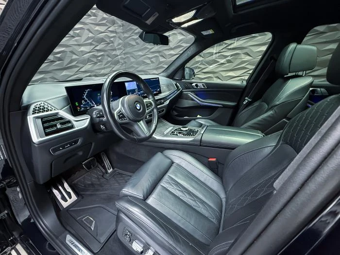 BMW X7 40I XDRIVE* M-PACK* H&K* 360* HUD* SKY LOUNGE* ОБД, снимка 4 - Автомобили и джипове - 54711490
