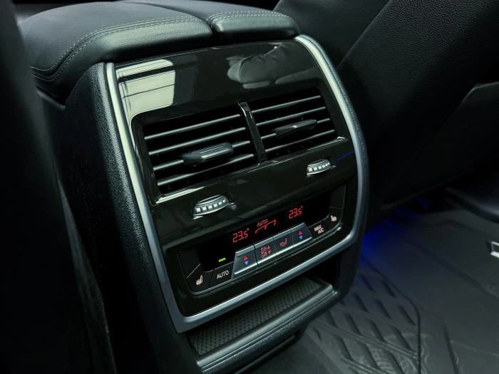 BMW X7 40I XDRIVE* M-PACK* H&K* 360* HUD* SKY LOUNGE* ОБД, снимка 14 - Автомобили и джипове - 54711490
