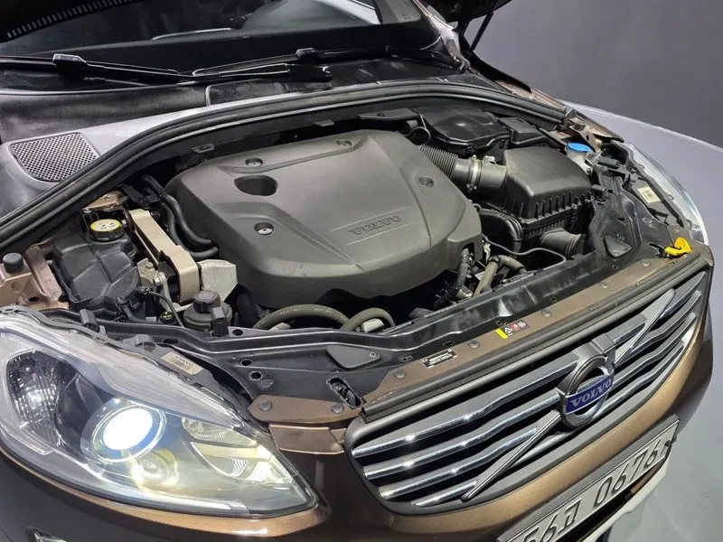 Volvo XC60 D3, снимка 6 - Автомобили и джипове - 55562377