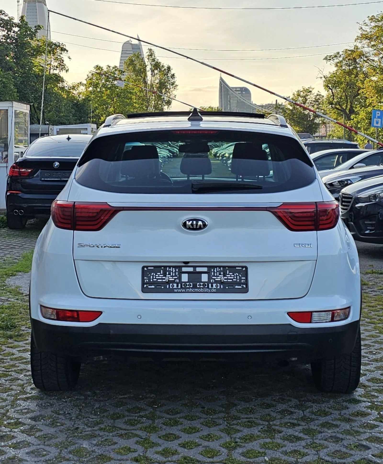 Kia Sportage 2.0 CRDI AWD 185к.с. Platinum JBL Камера KeylessGo - изображение 4