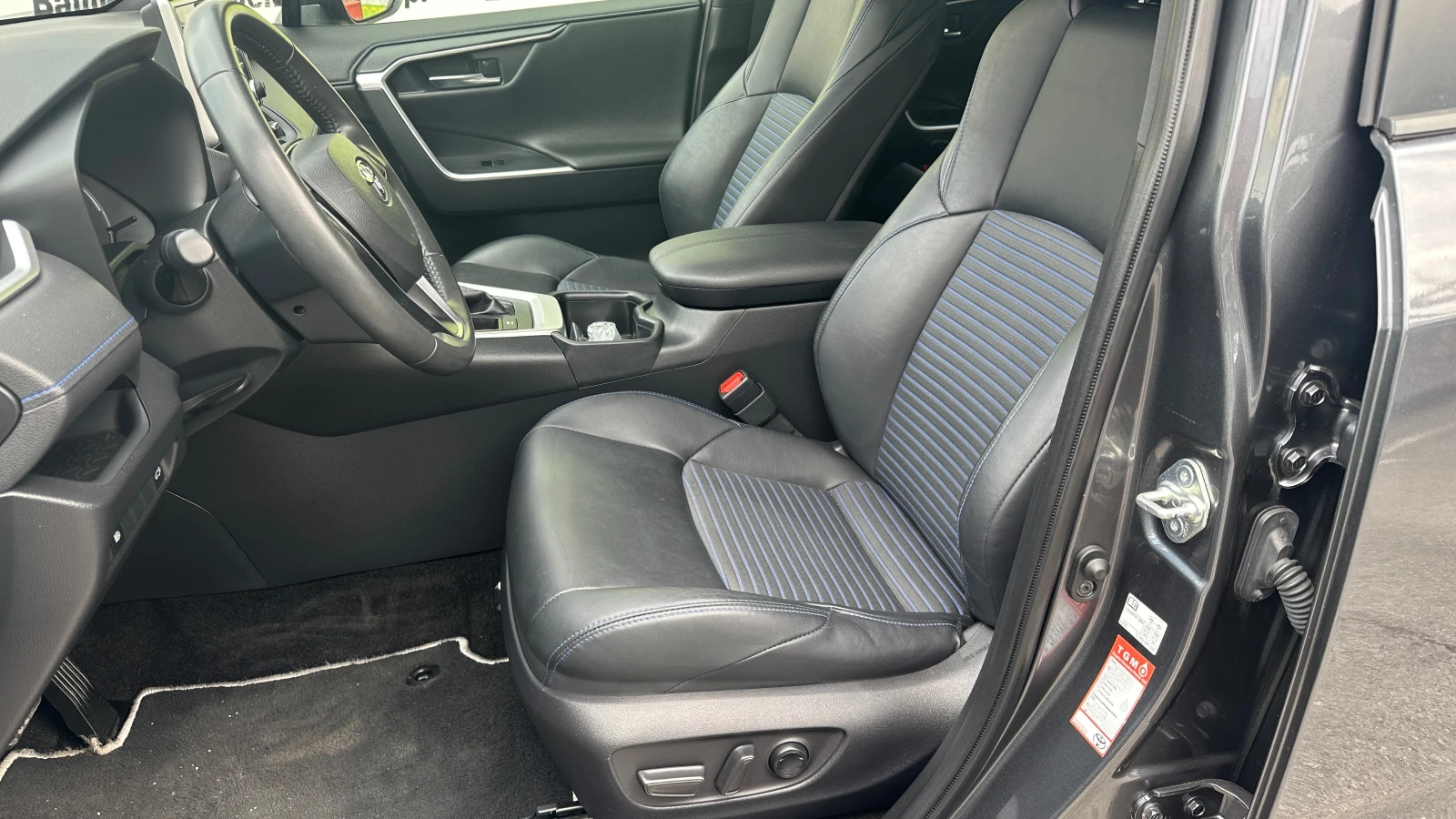 Toyota Rav4 Face Lift 2.5 Hybrid Style Bi Tone Black Edit. - изображение 8