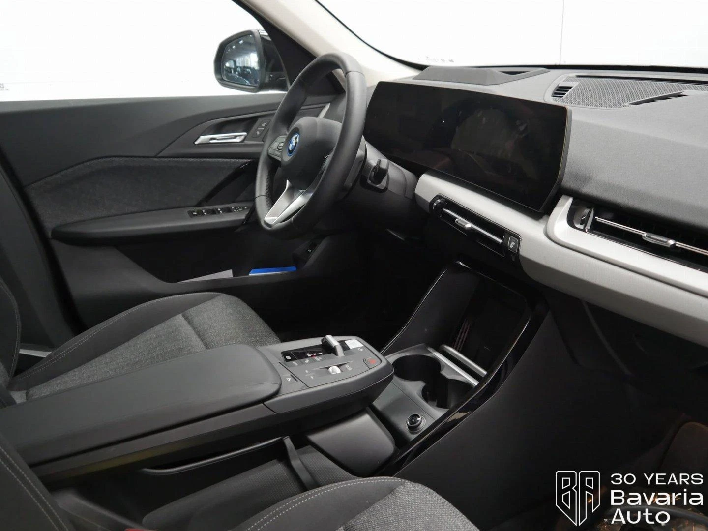 BMW iX1 30 xDrive  | Mobile.bg   5