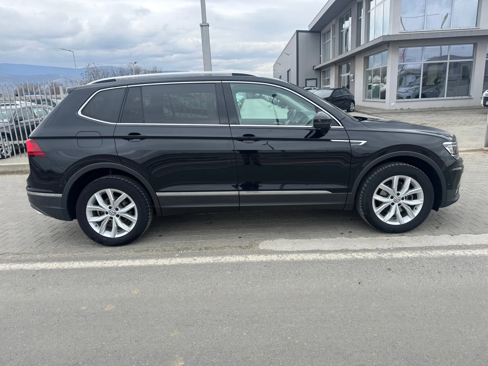 VW Tiguan ALLSPACE, снимка 4 - Автомобили и джипове - 53959136