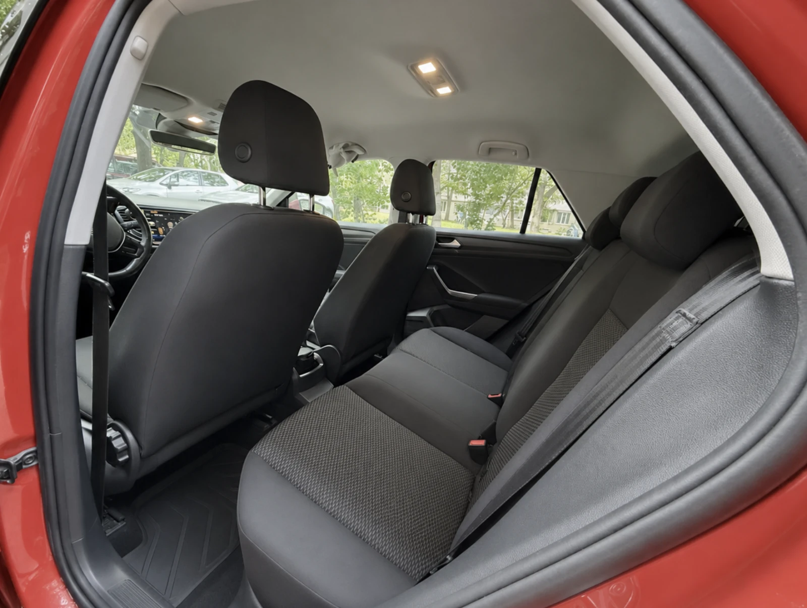 VW T-Roc 1.0 TSI BMT 2018, снимка 7 - Автомобили и джипове - 54623173