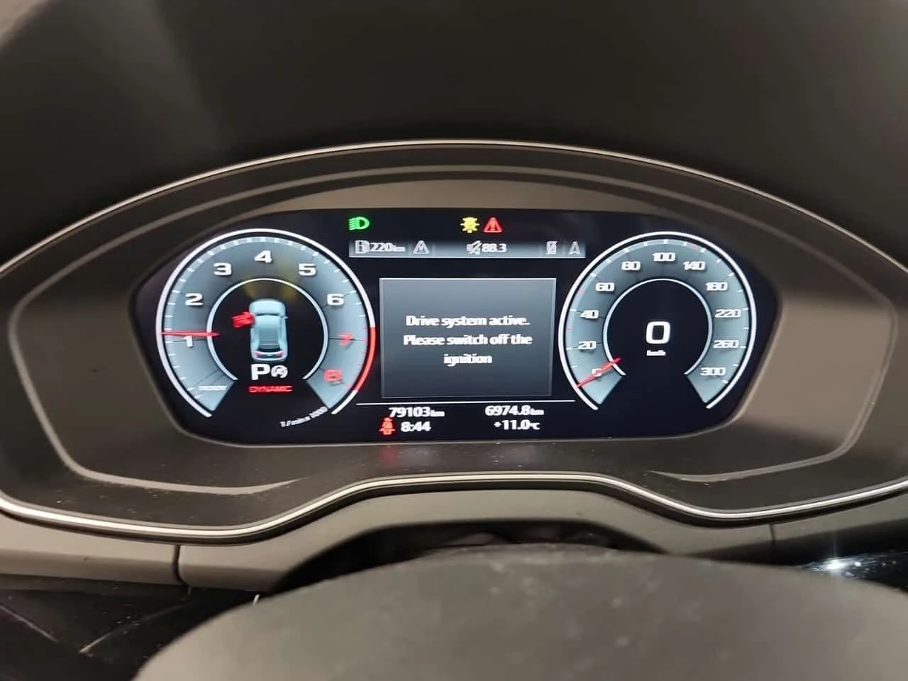 Audi Q5 * CARFAX * АВТОКРЕДИТ * 2 ЧИФТА ГУМИ * 2 КЛЮЧА * , снимка 10 - Автомобили и джипове - 54710252