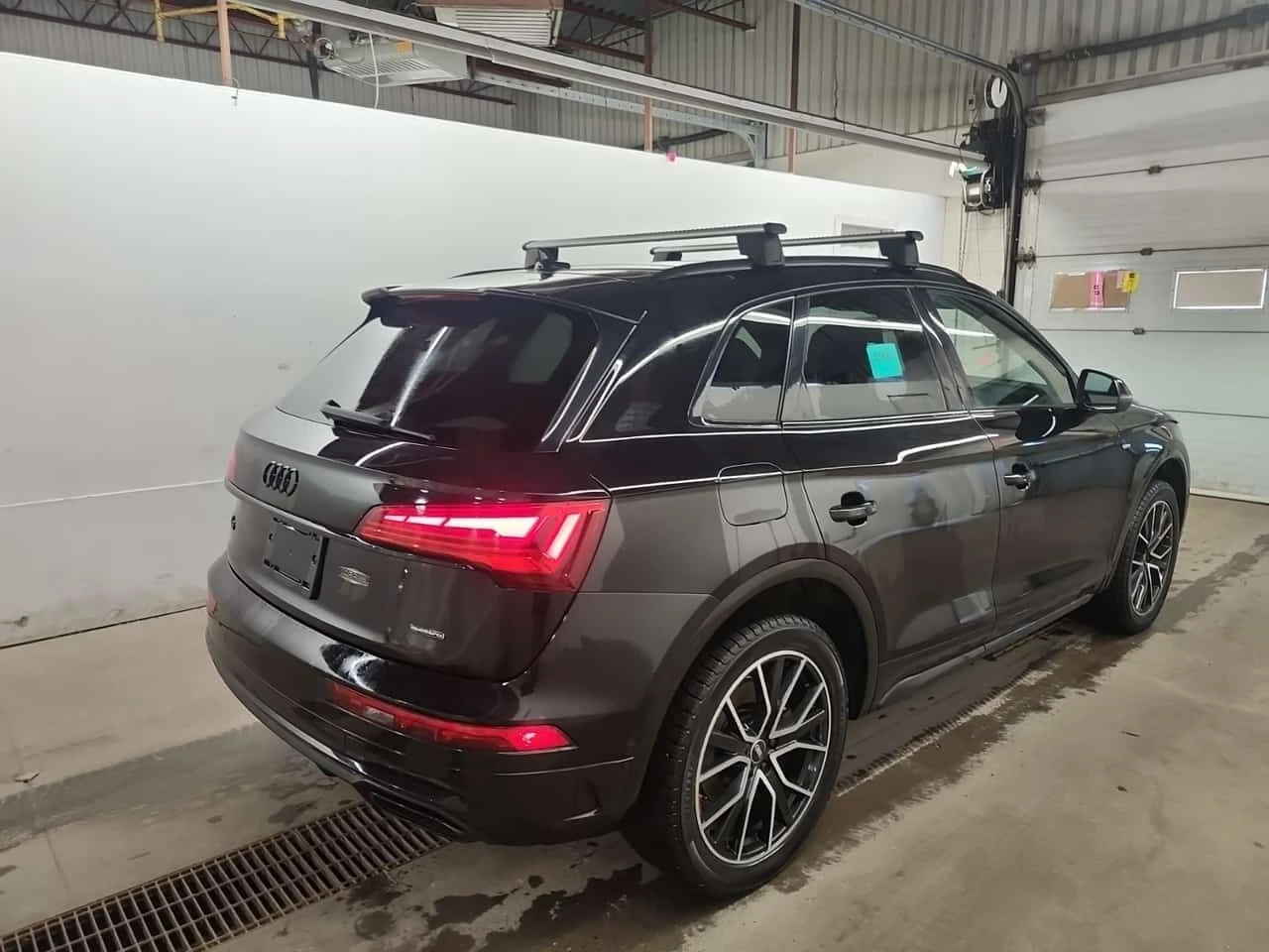 Audi Q5 * CARFAX * АВТОКРЕДИТ * 2 ЧИФТА ГУМИ * 2 КЛЮЧА * , снимка 3 - Автомобили и джипове - 54710252