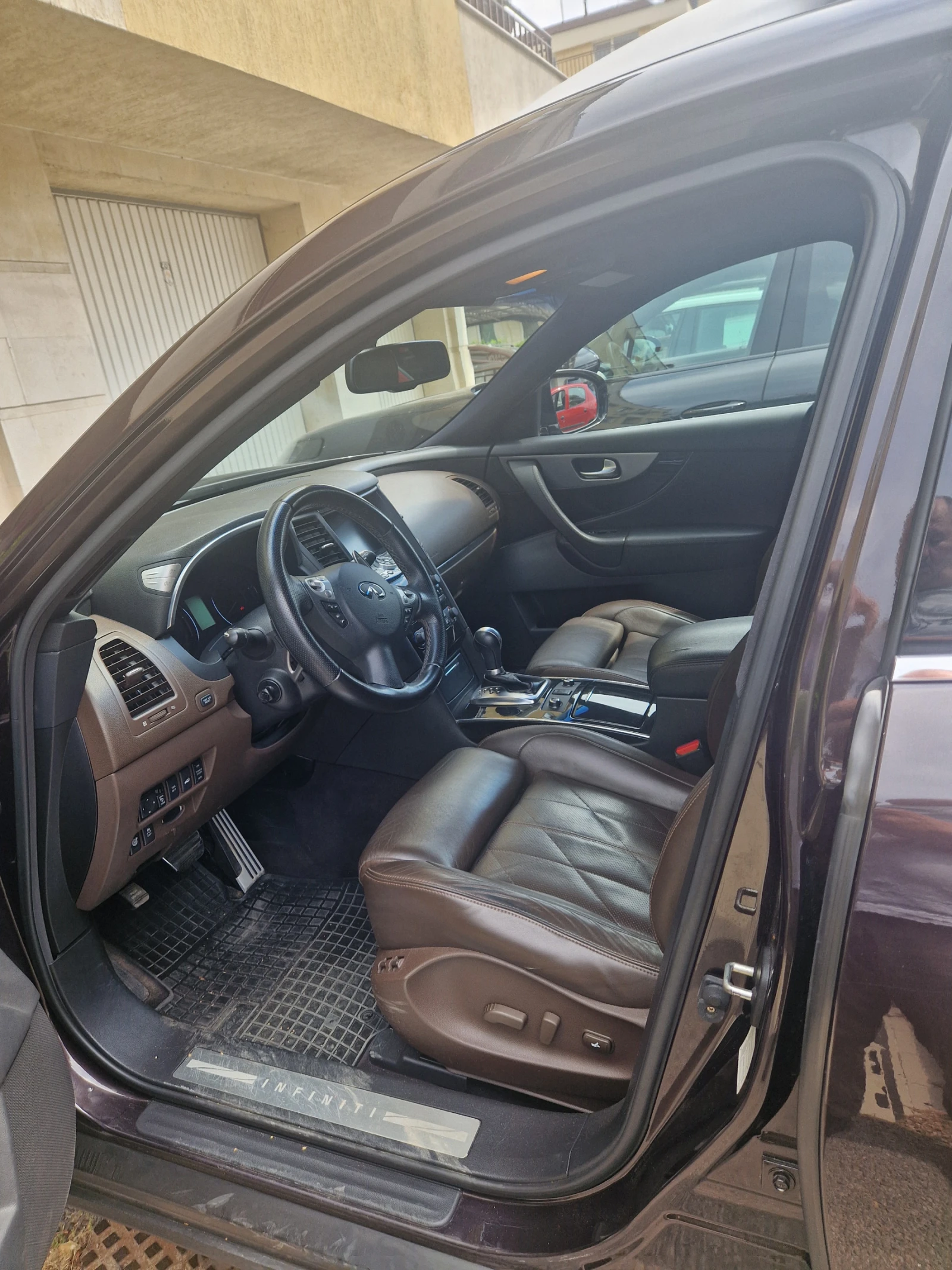 Infiniti QX70 S, снимка 4 - Автомобили и джипове - 55010695