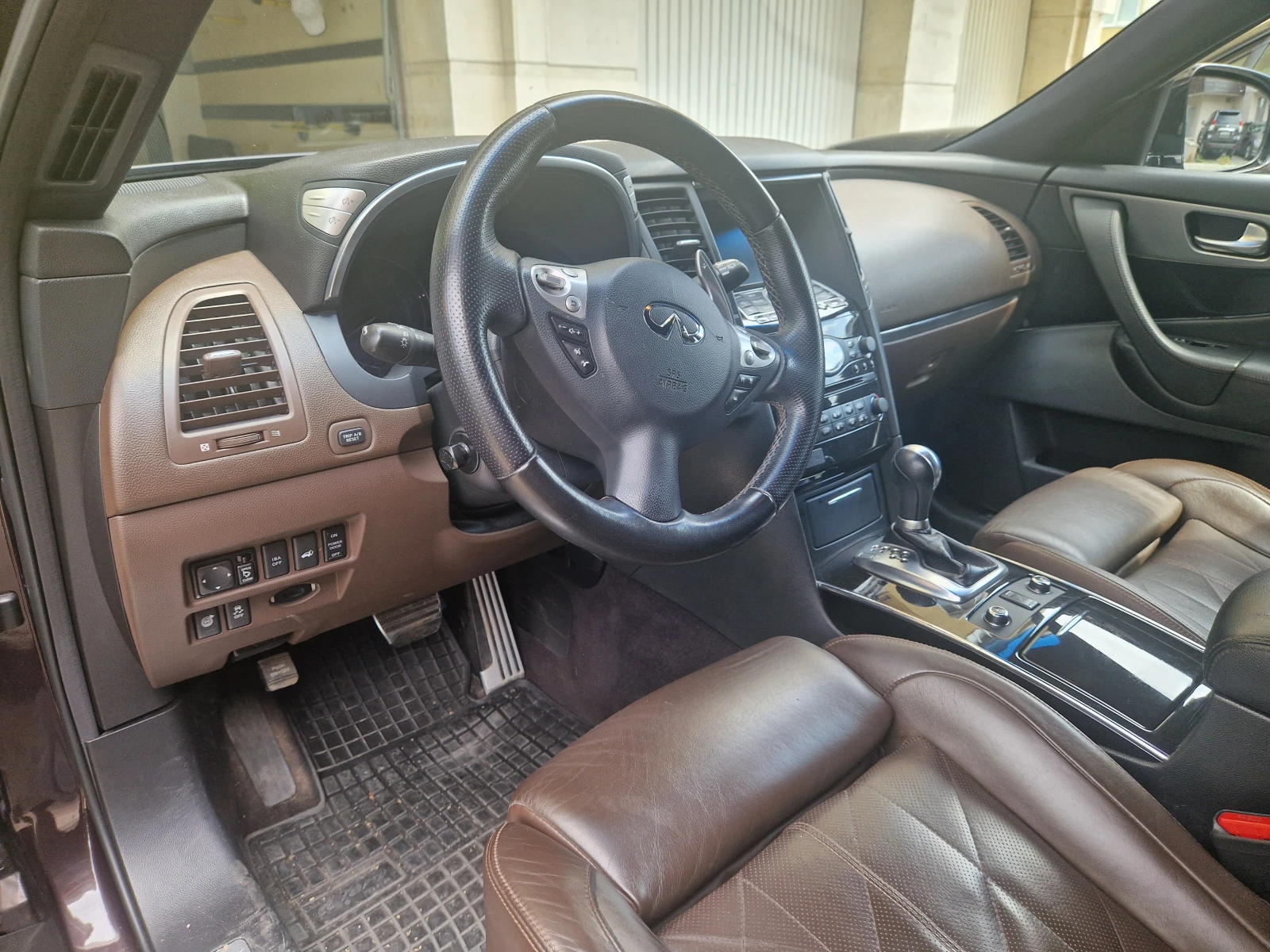 Infiniti QX70 S, снимка 3 - Автомобили и джипове - 55010695