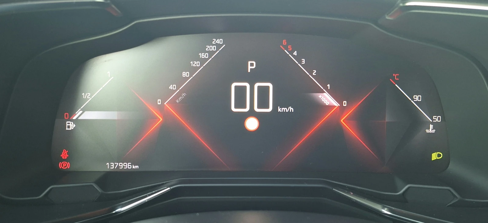 DS DS 7 Crossback 2.0HDI PERFORMANCE LINE, снимка 10 - Автомобили и джипове - 56679009