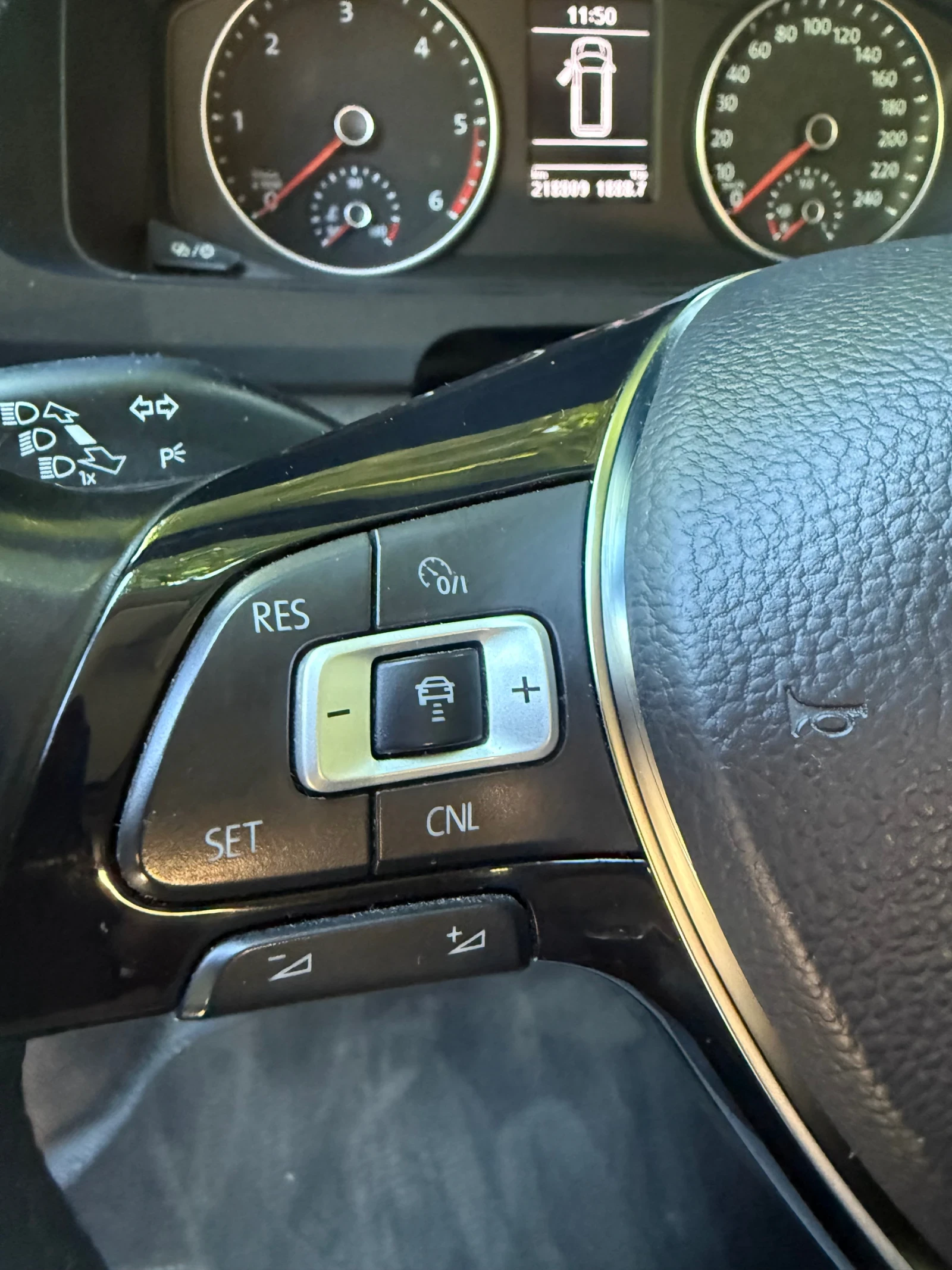 VW T6 2.0 tdi DSG Distronic, снимка 13 - Бусове и автобуси - 54899592