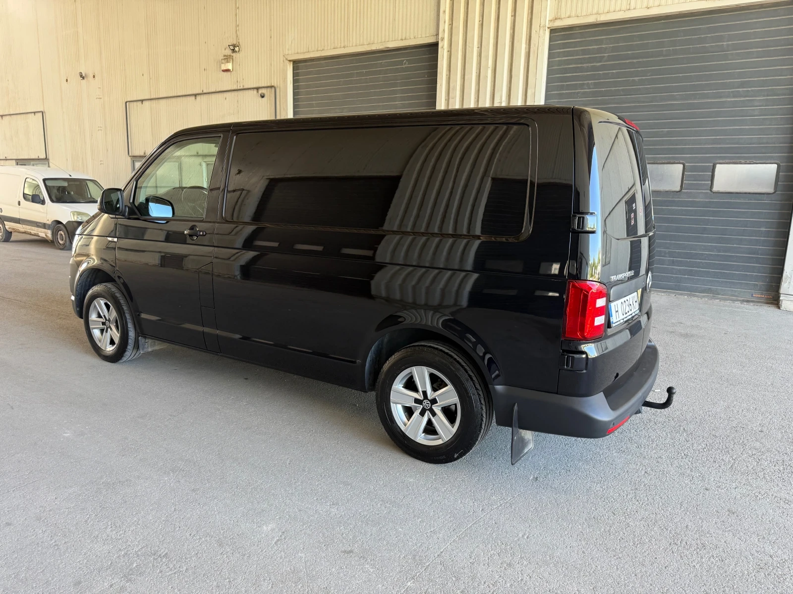 VW T6 2.0 tdi DSG Distronic, снимка 7 - Бусове и автобуси - 54899592