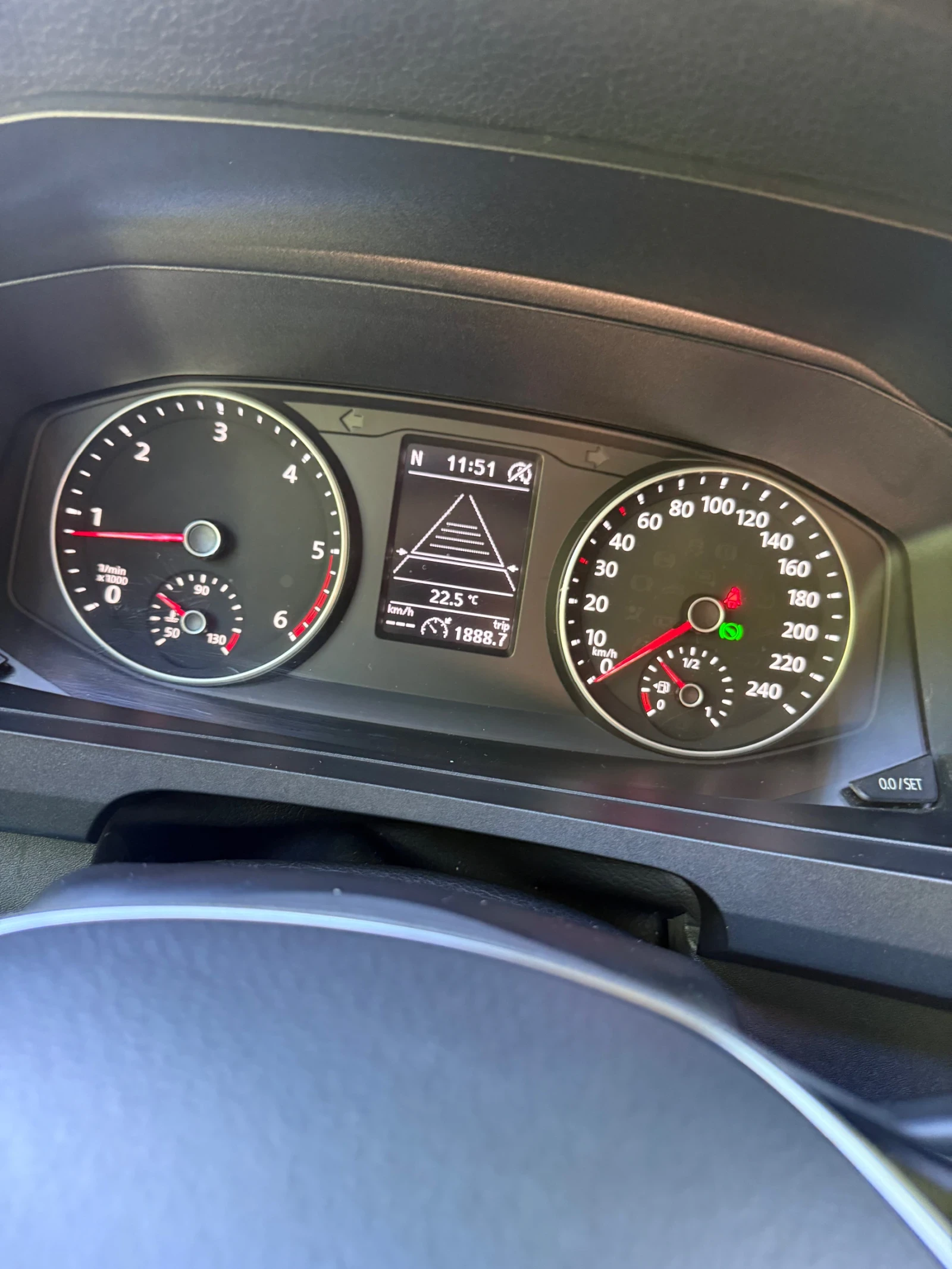 VW T6 2.0 tdi DSG Distronic, снимка 11 - Бусове и автобуси - 54899592