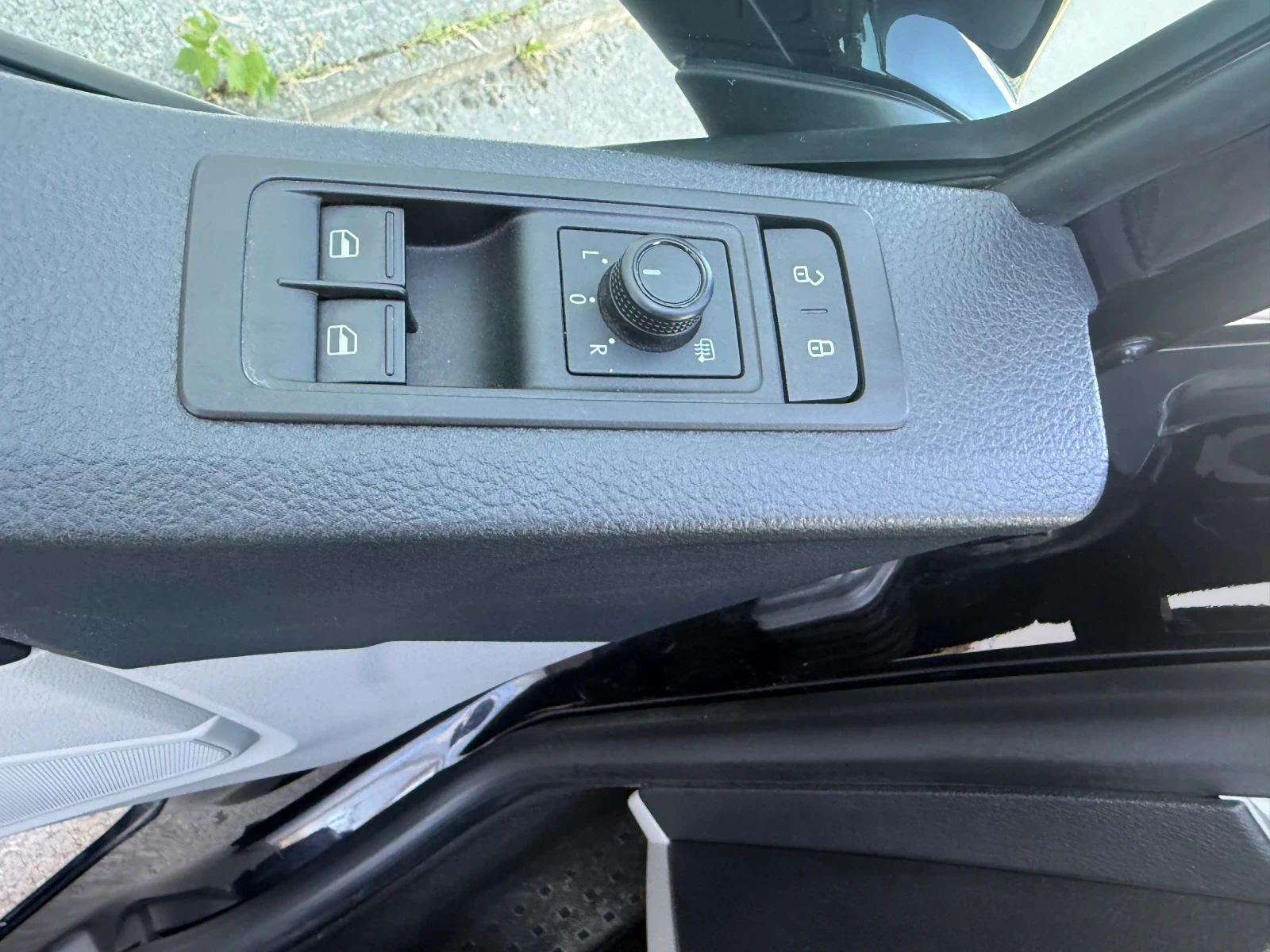 VW T6 2.0 tdi DSG Distronic, снимка 10 - Бусове и автобуси - 54899592