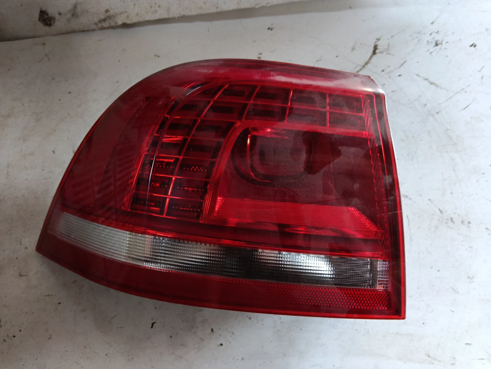 стоп ляв външен диоден 7P6945207 VW Touareg