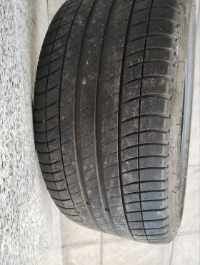 Гуми Летни 275/35R19, снимка 7 - Гуми и джанти - 52504124