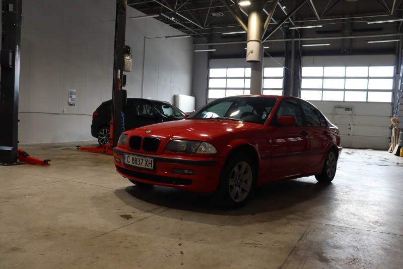 BMW 318, снимка 1 - Автомобили и джипове - 45744479