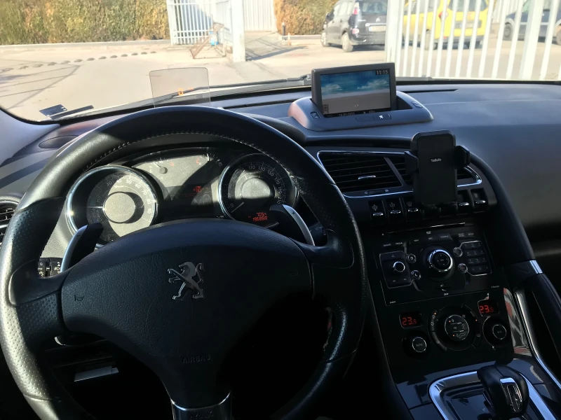 Peugeot 3008 Hybrid4, снимка 9 - Автомобили и джипове - 48675525