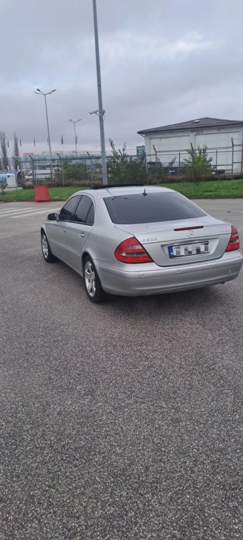 Mercedes-Benz E 500, снимка 5 - Автомобили и джипове - 52352696