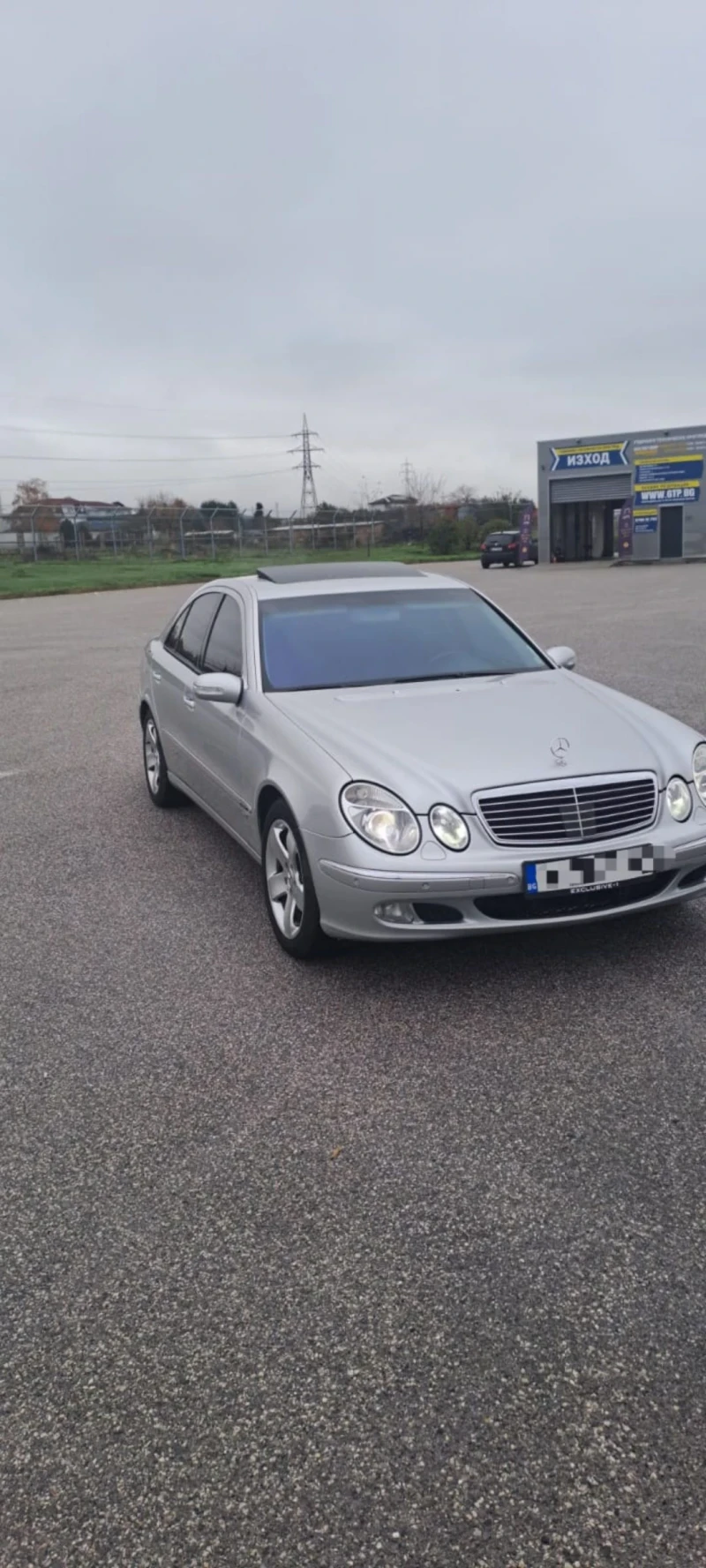 Mercedes-Benz E 500, снимка 3 - Автомобили и джипове - 52352696